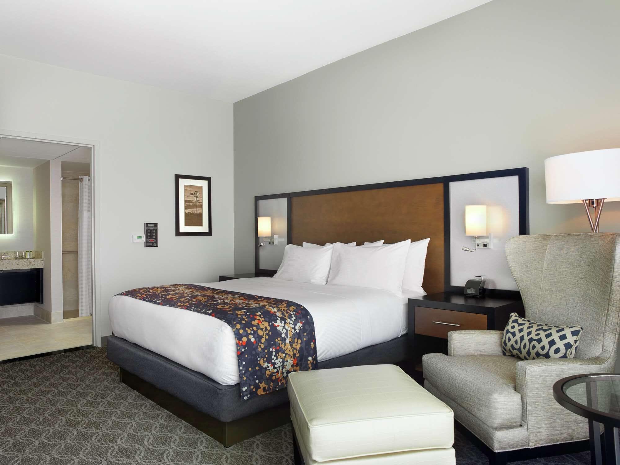 Doubletree By Hilton Hotel Cedar Rapids Convention Complex Extérieur photo