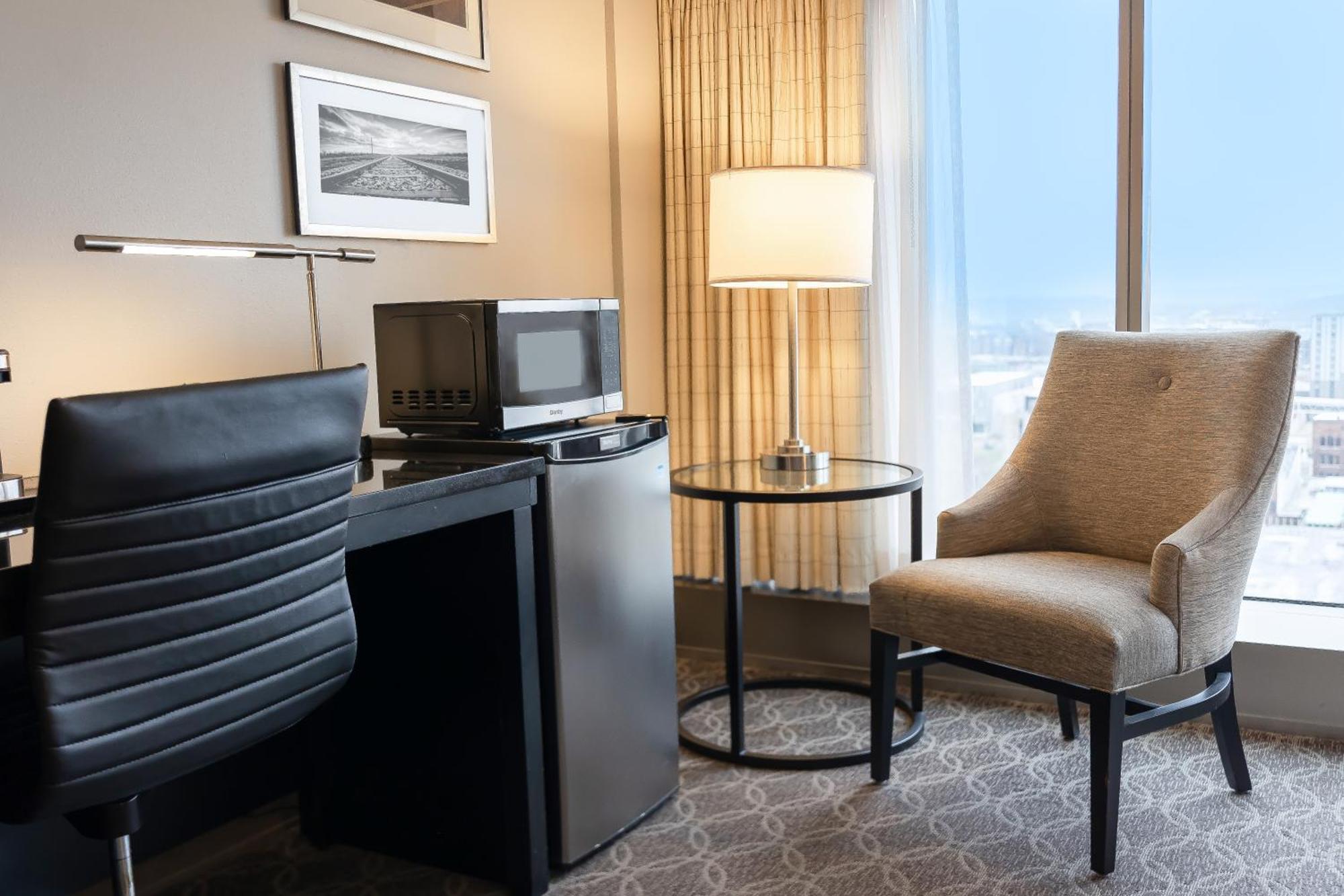 Doubletree By Hilton Hotel Cedar Rapids Convention Complex Extérieur photo