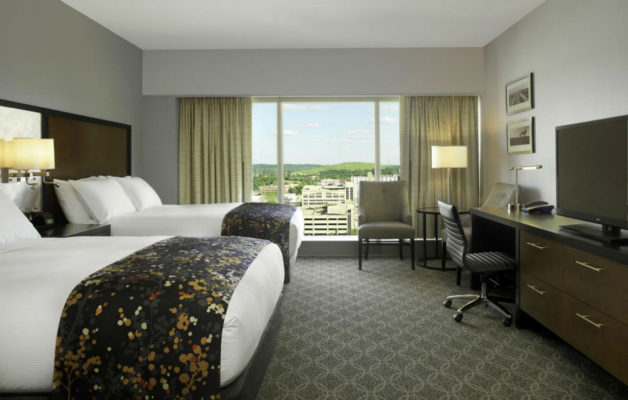 Doubletree By Hilton Hotel Cedar Rapids Convention Complex Extérieur photo