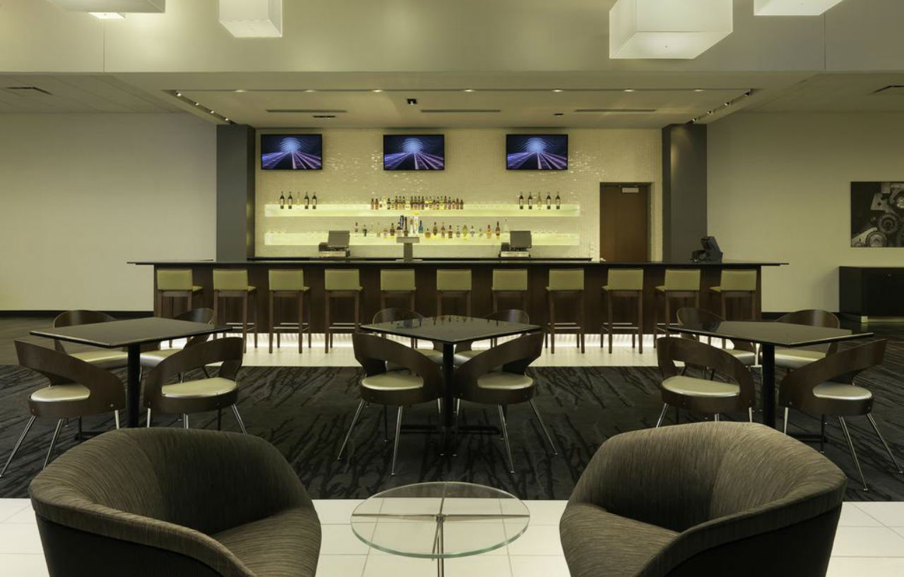 Doubletree By Hilton Hotel Cedar Rapids Convention Complex Extérieur photo