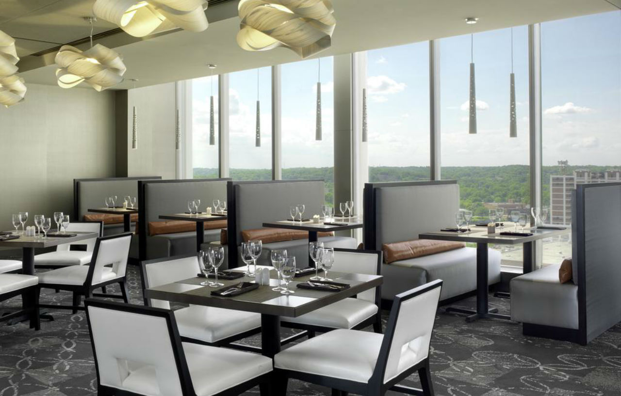 Doubletree By Hilton Hotel Cedar Rapids Convention Complex Extérieur photo