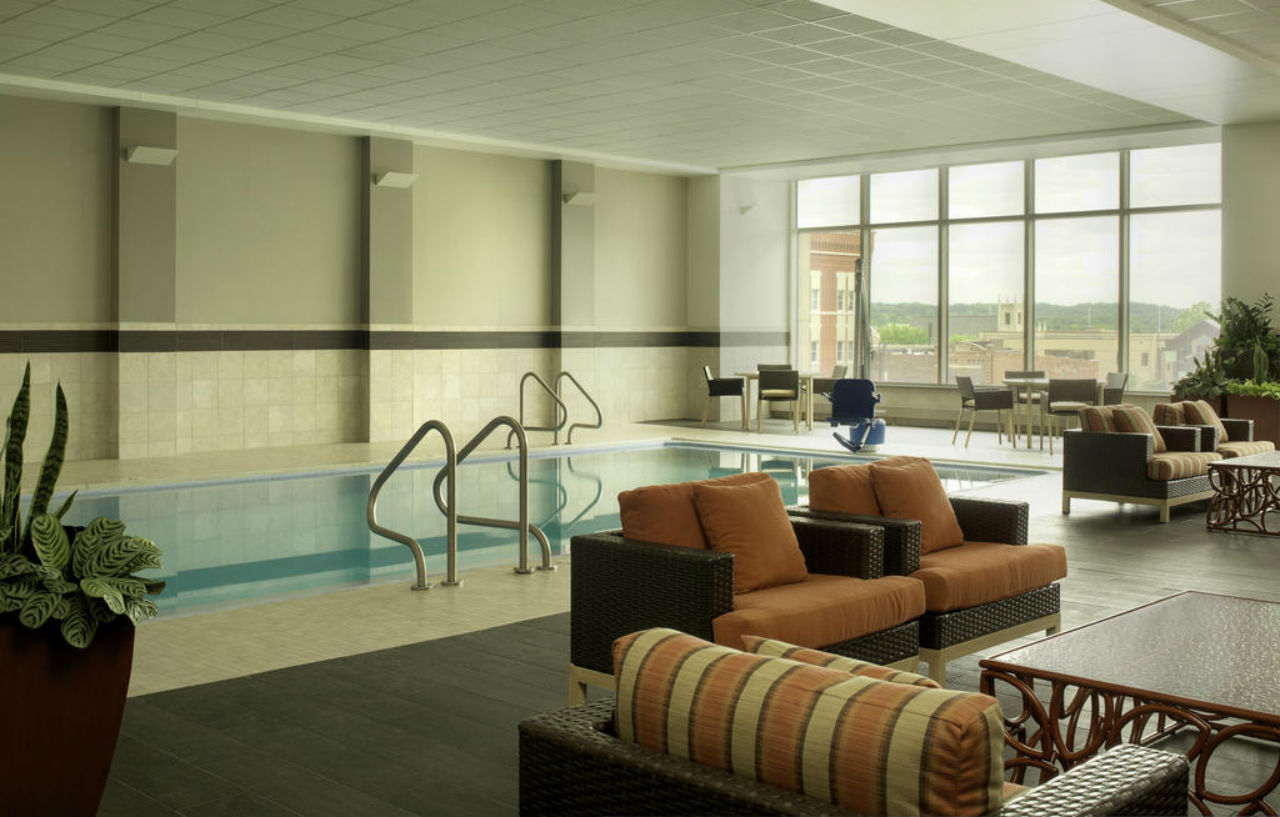 Doubletree By Hilton Hotel Cedar Rapids Convention Complex Extérieur photo